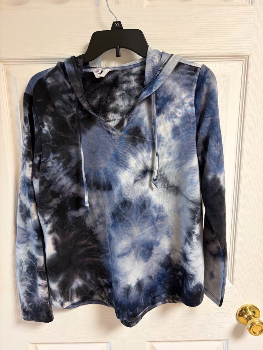 Ladies RBX shades of blue tie dye lightweight hoodie sweatshirt sizse medium